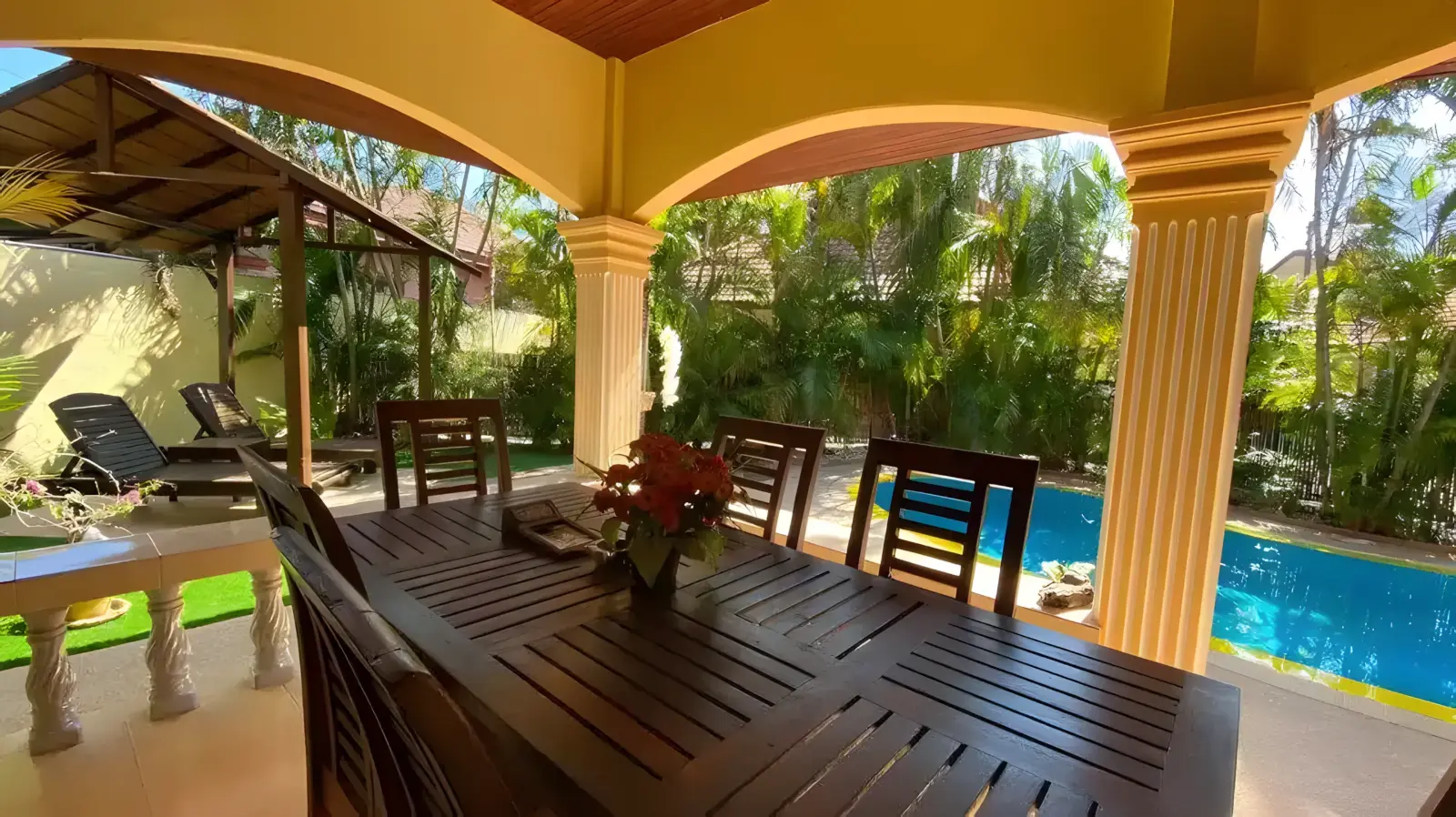 Coconut Paradise Villa patio and pool