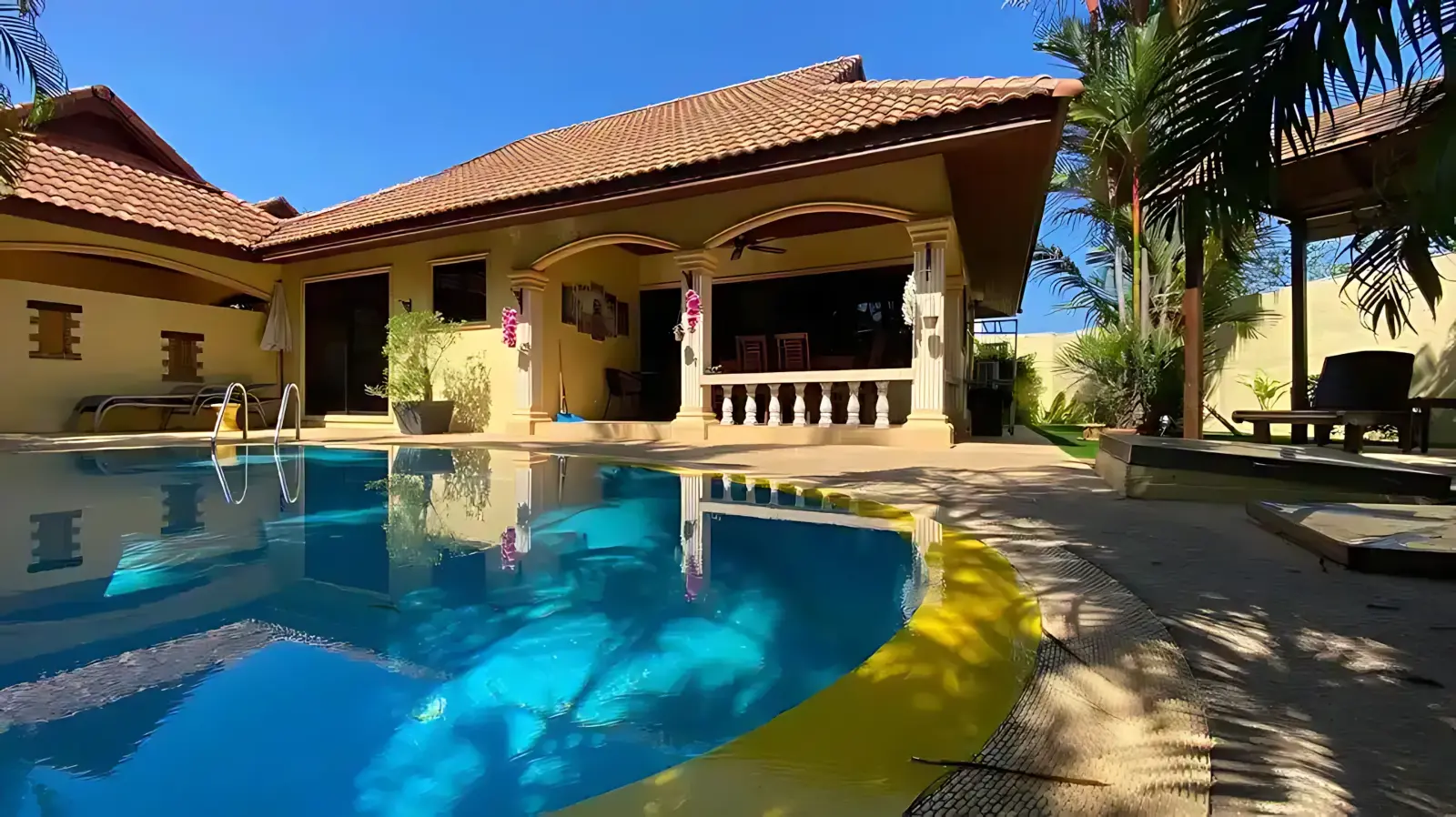 Coconut Paradise Villa evening pool