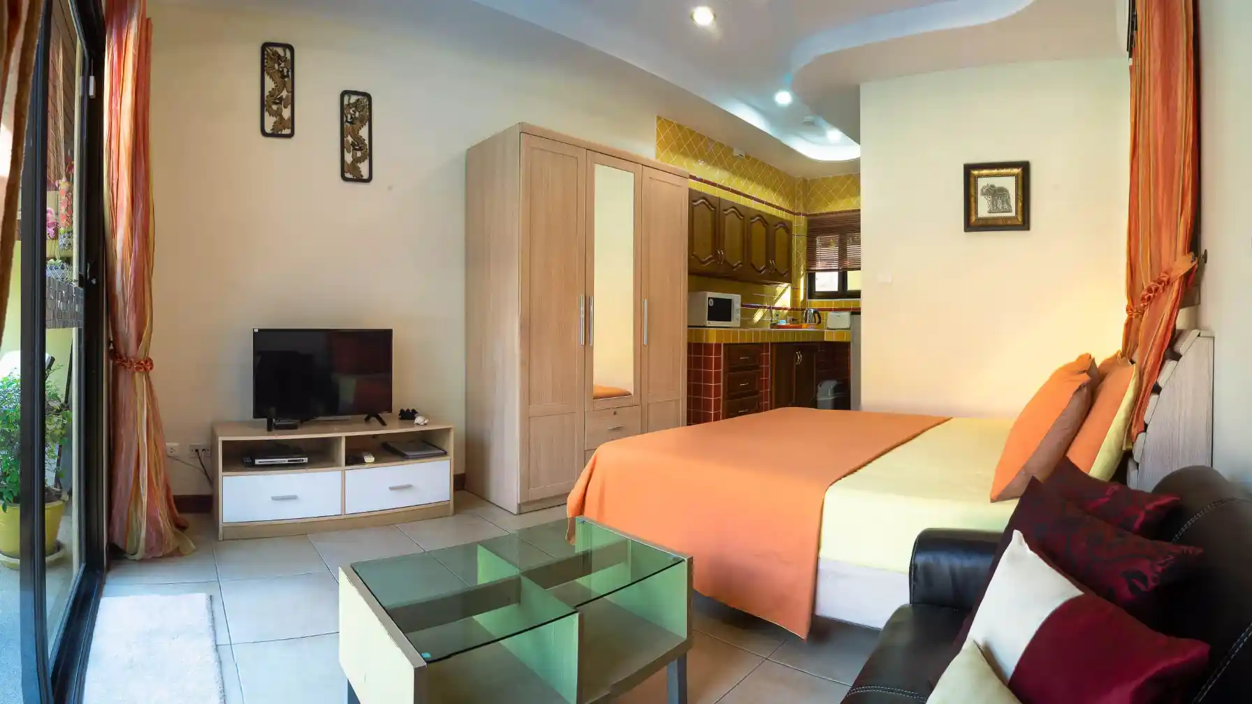 The Coconuts Villa studio with Smart TV